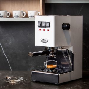 Gaggia Classic Pro Commercial Espresso Machine Brushed Stainless  Steel(Semi-Automatic, 1425 watts) : : Home & Kitchen